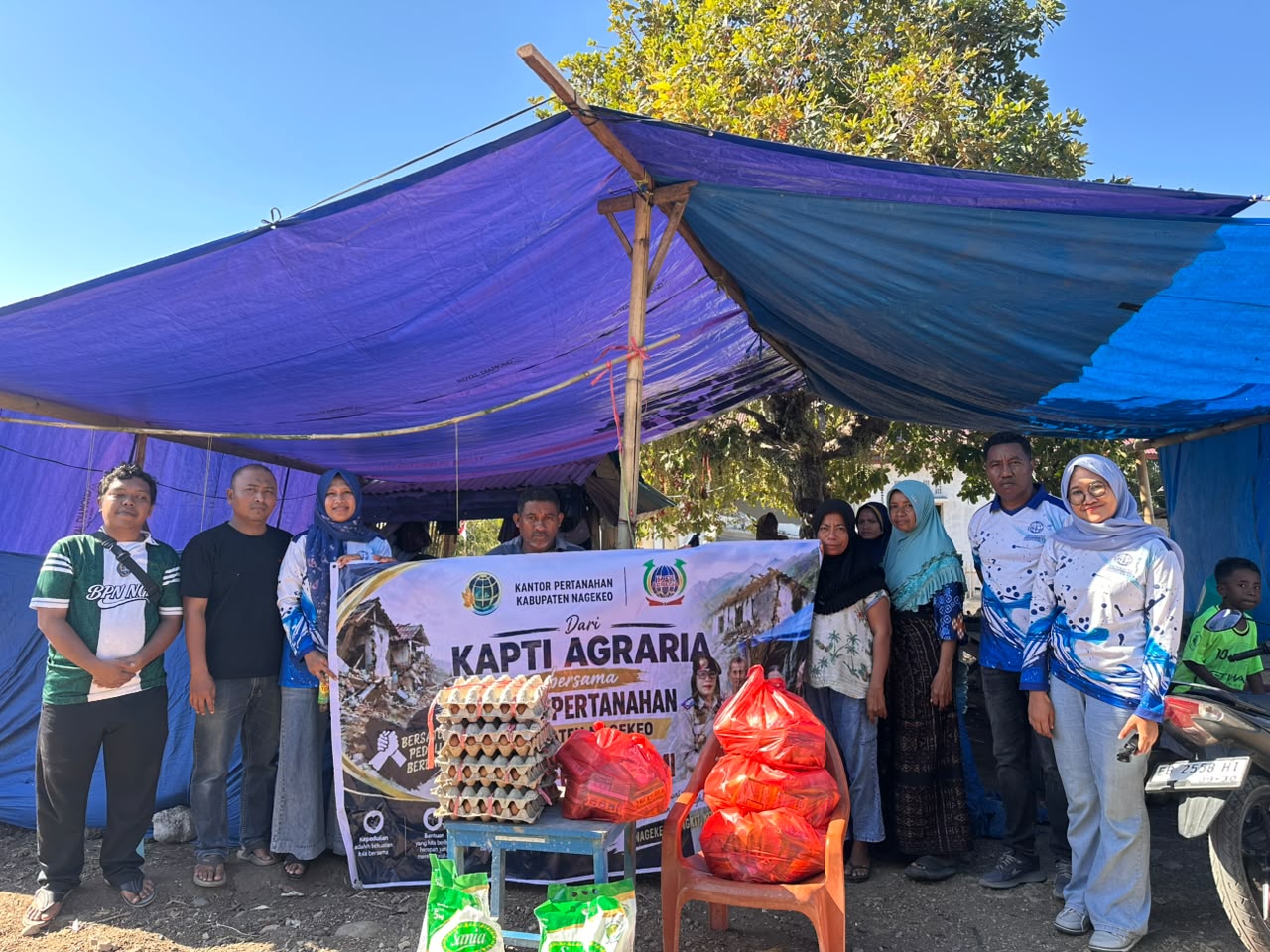 Kapti Agraria bersama Kantor Pertanahan kabupaten Nagekeo Peduli bencana Nagekeo